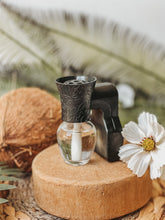 Load image into Gallery viewer, Summer Plug In Wall Diffuser Kit