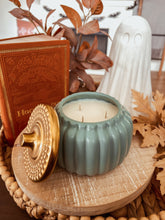 Load image into Gallery viewer, Limited Edition Heirloom Pumpkin Candle