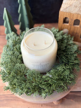 Load image into Gallery viewer, Cottage Christmas Candle Wreath