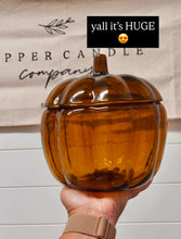Load image into Gallery viewer, PumpKING 4 wick Pumpkin Candle